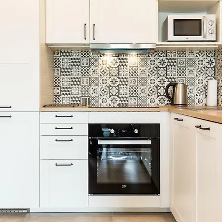 Center Luxury Flair With Free Parking