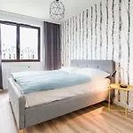Center Luxury Flair With Free Parking